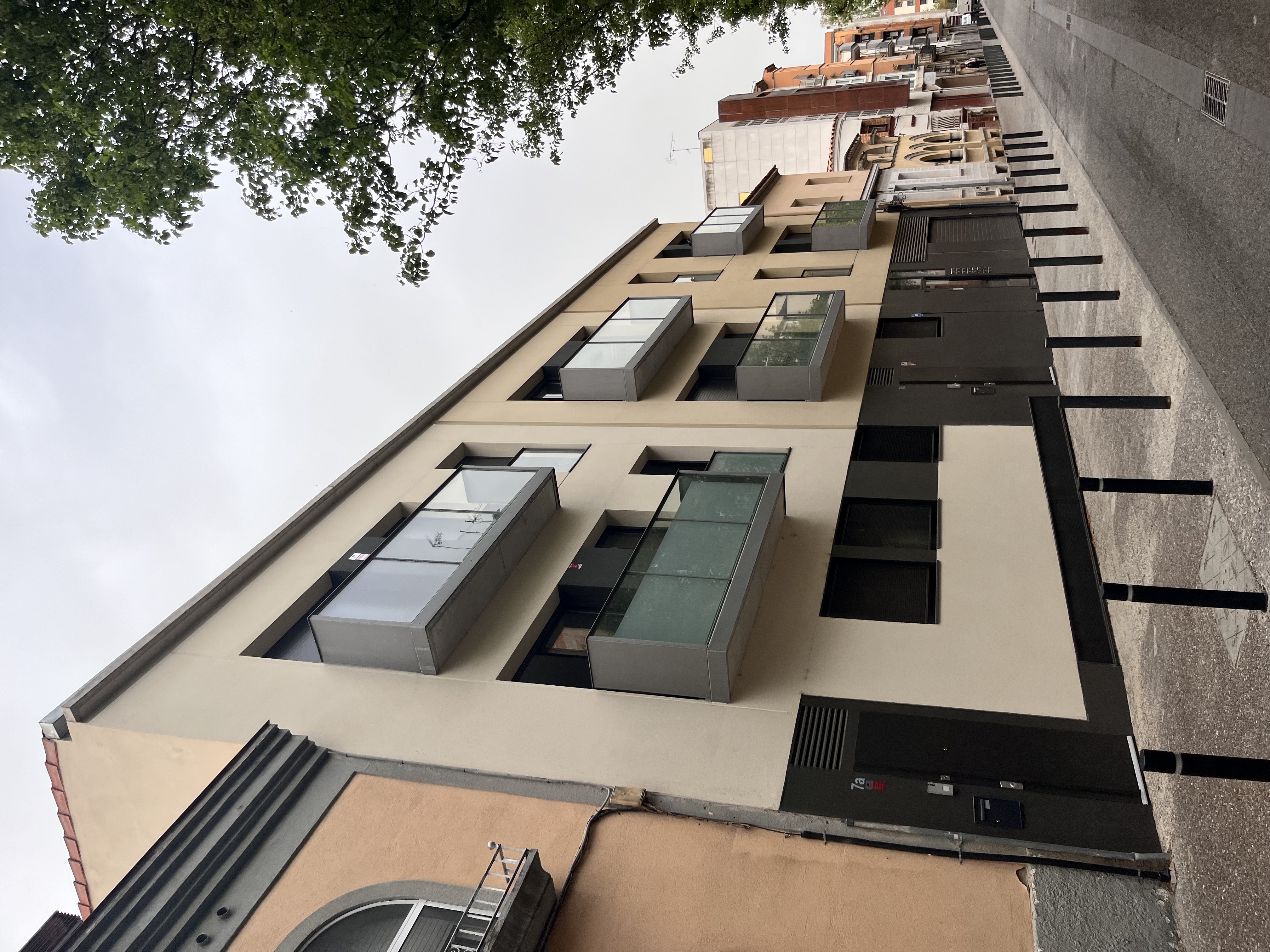 Edifici de 16 habitatges i aparcaments al C. Francesc Rogés