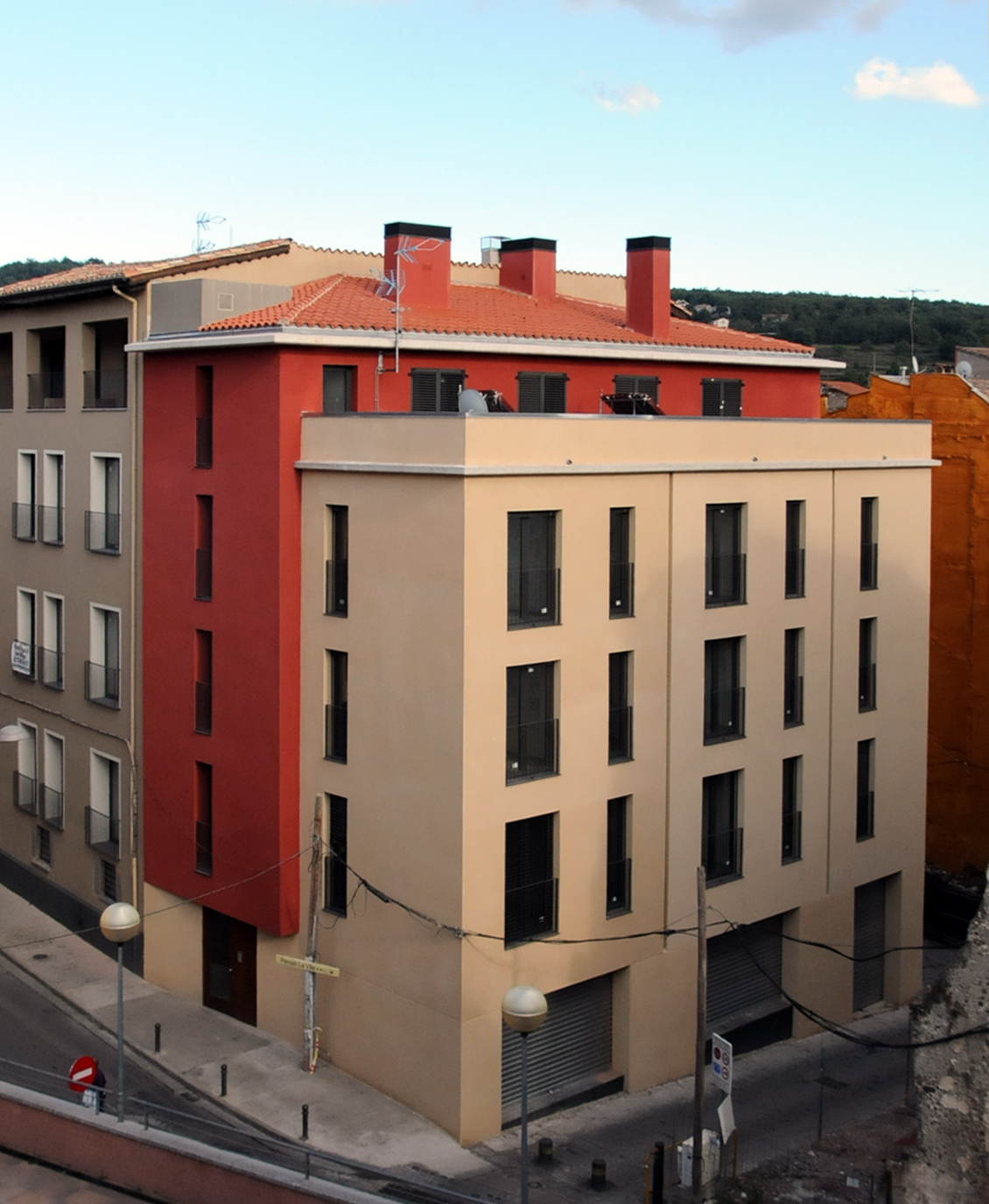 10 habitatges protegits i un local